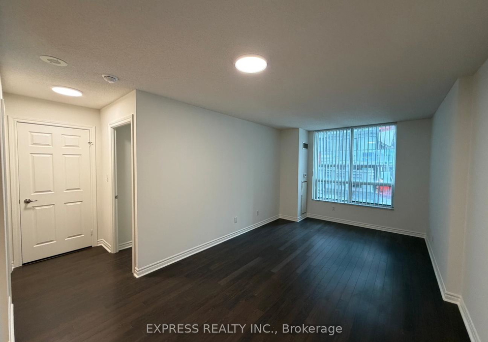 168-simcoe-street-toronto-ontario-c13070904