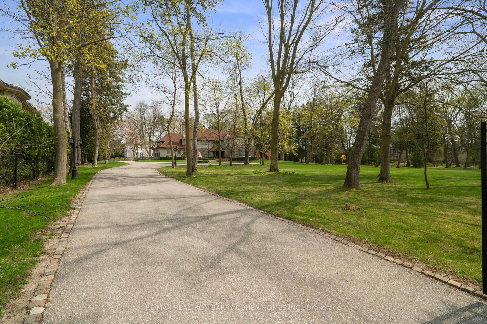 15-park-lane-circle-north-york-ontario-c13070912