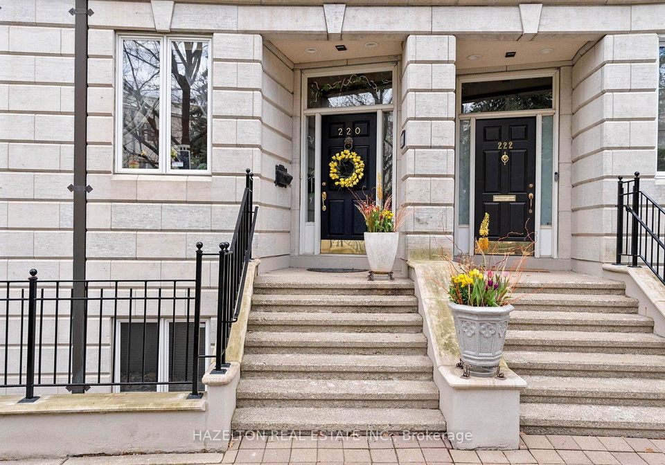 220-walmer-road-w-toronto-ontario-c13070988