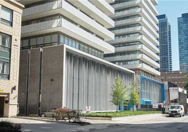 42-charles-street-e-toronto-ontario-c13071082
