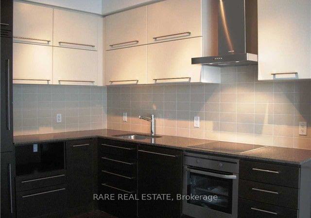 770-bay-street-toronto-ontario-c13071110