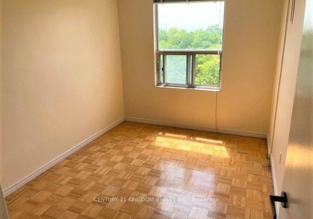 20-edgecliff-golfway-e-east-york-ontario-c13071120