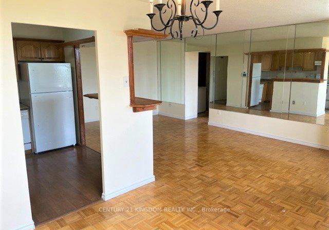 20-edgecliff-golfway-e-east-york-ontario-c13071120