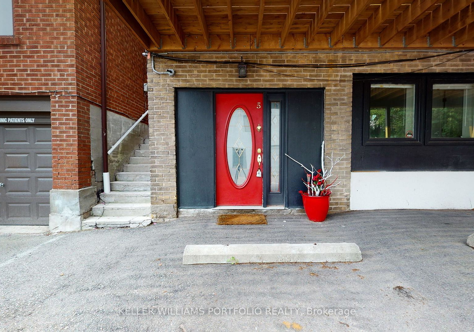 546-eglinton-avenue-e-toronto-ontario-c13071306