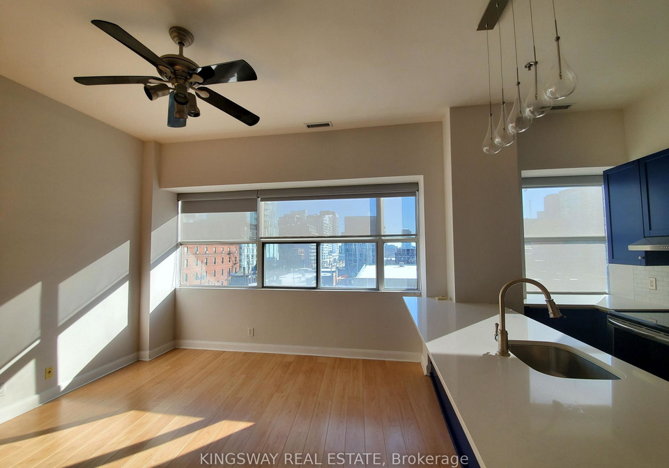 700-king-street-w-toronto-ontario-c13071676