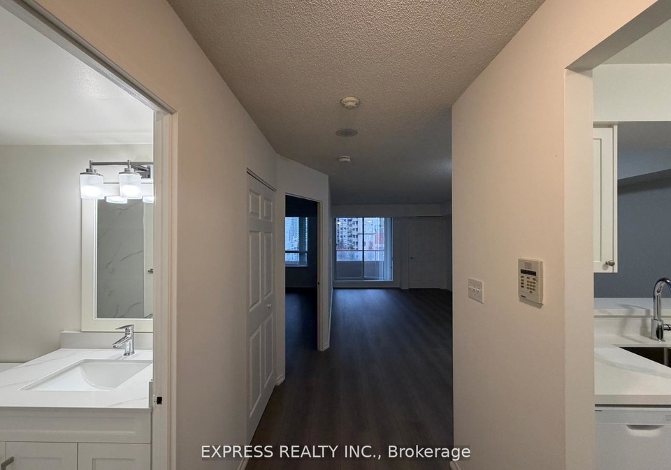 18-hillcrest-avenue-north-york-ontario-c13071728