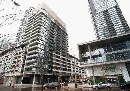 8-telegram-mews-toronto-ontario-c13072076