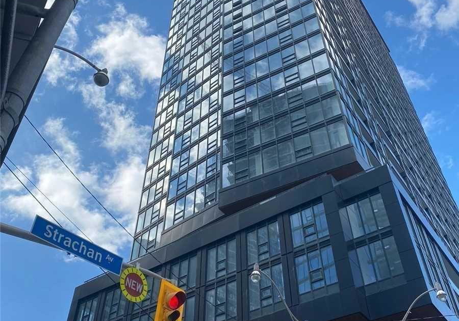 19-western-battery-road-toronto-ontario-c13072564