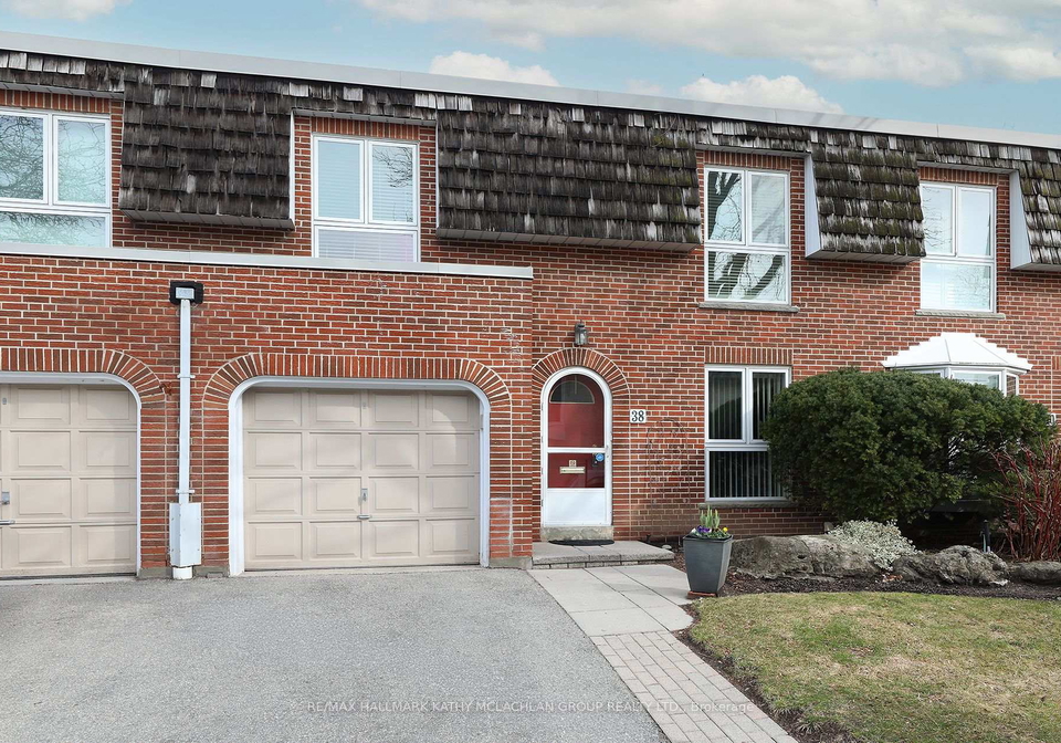 38-crimson-millway-north-york-ontario-c13072598