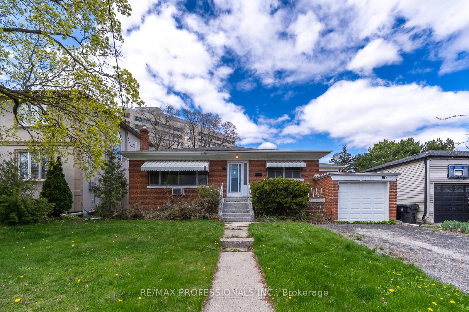 90-baycrest-avenue-toronto-ontario-c13072856