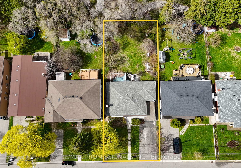 90-baycrest-avenue-toronto-ontario-c13072856