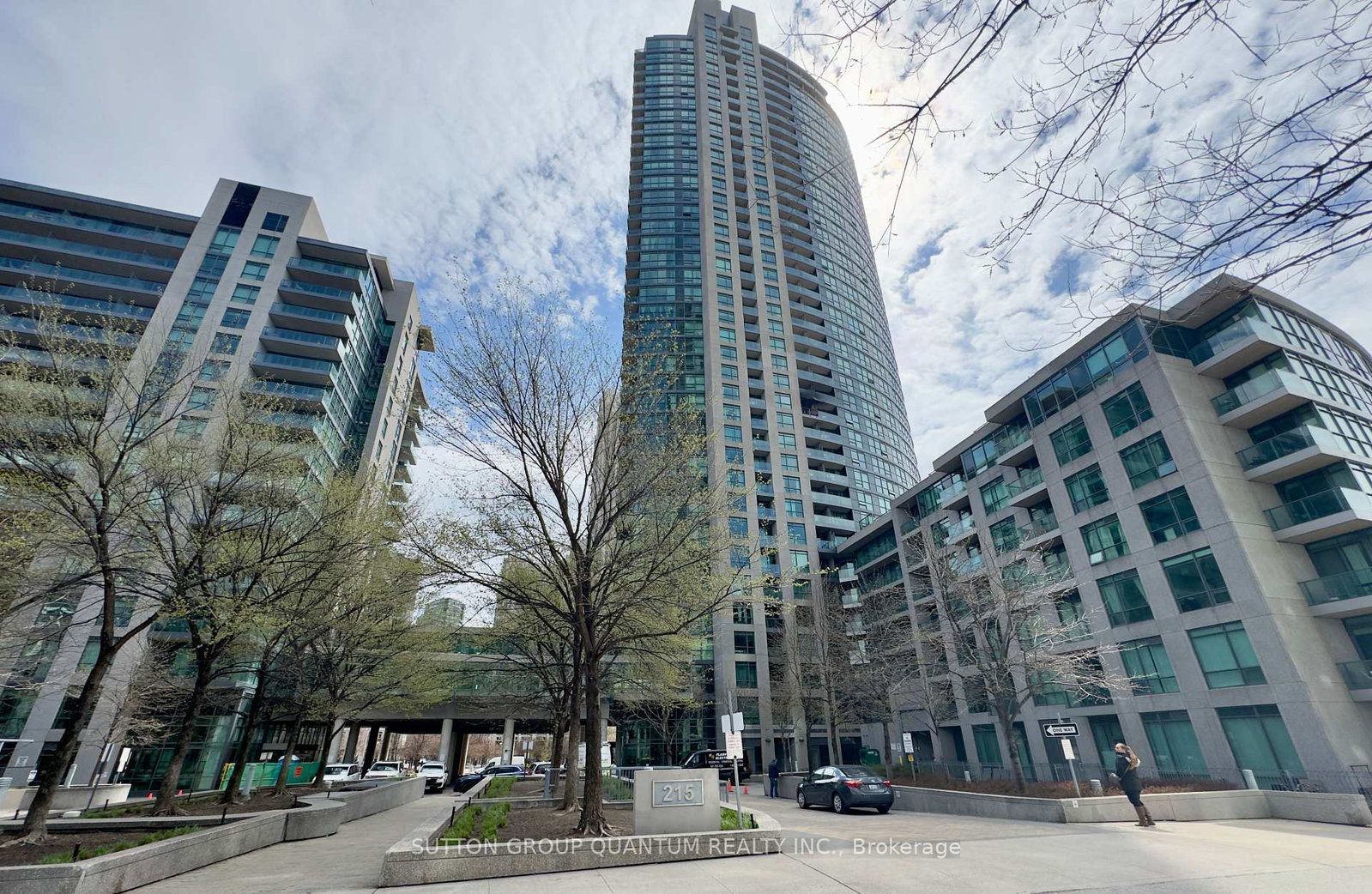 215-fort-york-boulevard-toronto-ontario-c13073298