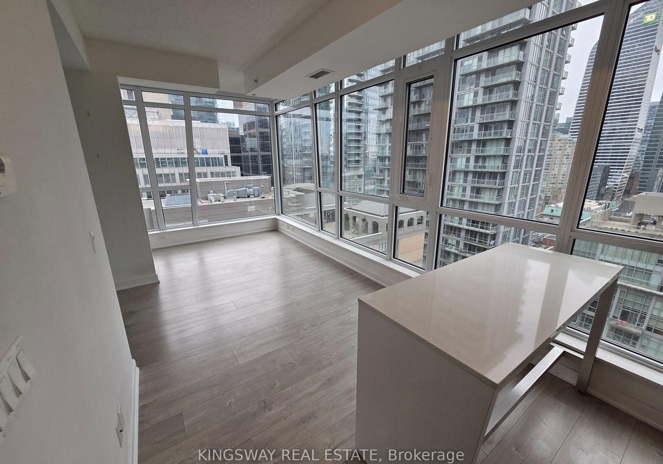 199-richmond-street-w-toronto-ontario-c13073328