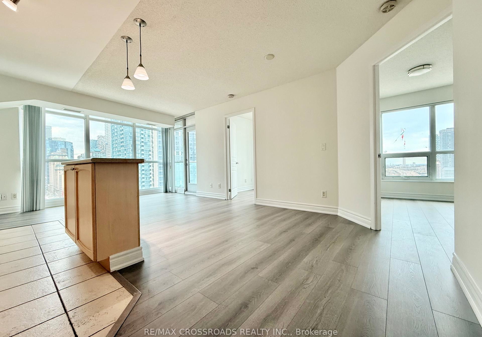 18-yonge-street-toronto-ontario-c13073456