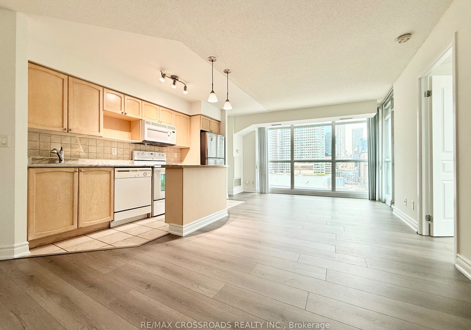 18-yonge-street-toronto-ontario-c13073456