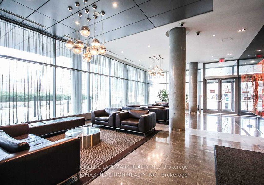4k-spadina-avenue-toronto-ontario-c13073578
