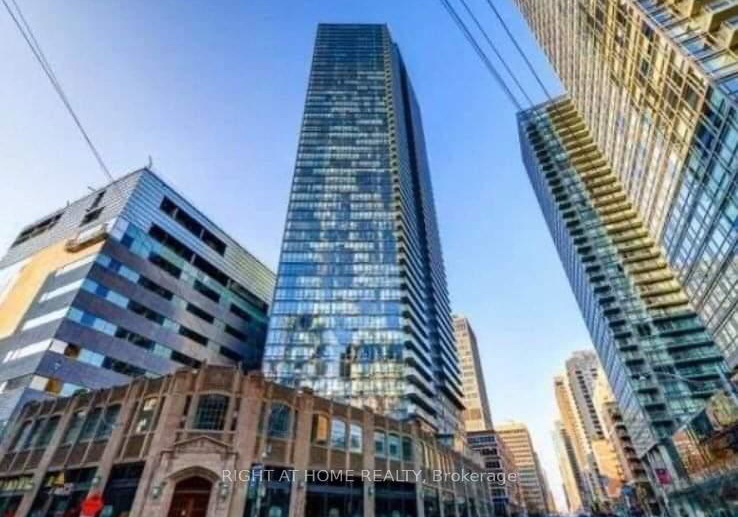 832-bay-street-toronto-ontario-c13073630
