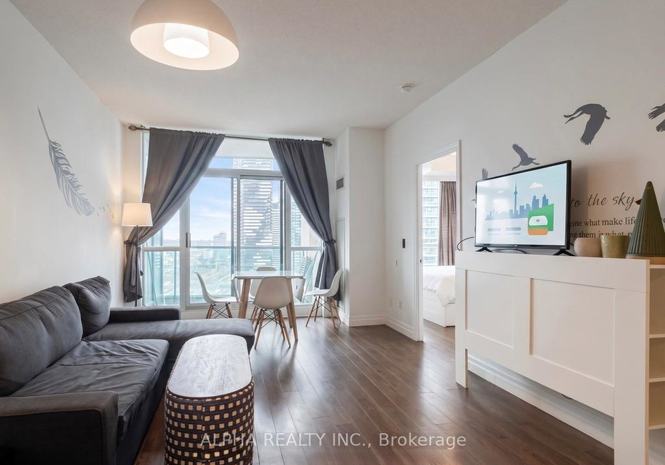 16-yonge-street-toronto-ontario-c13073742