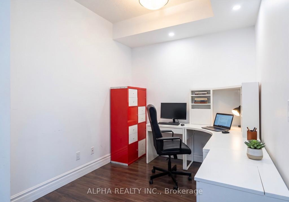 16-yonge-street-toronto-ontario-c13073742
