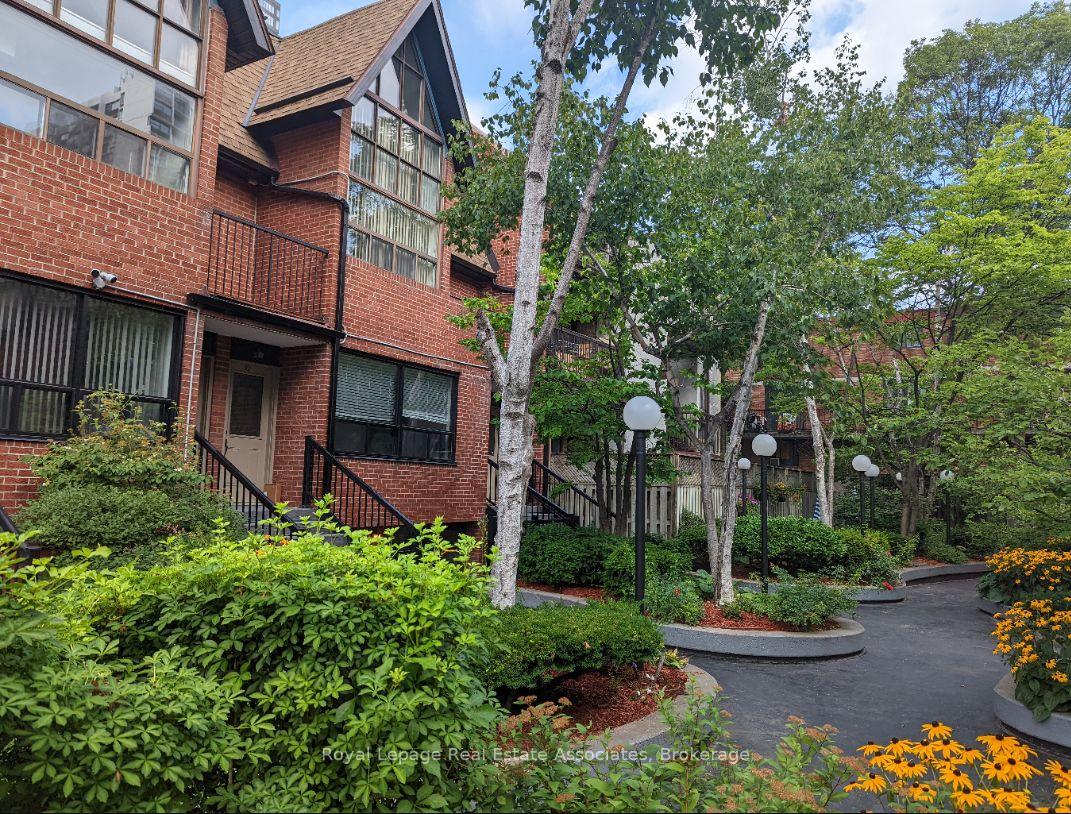 17-pembroke-street-toronto-ontario-c13073942