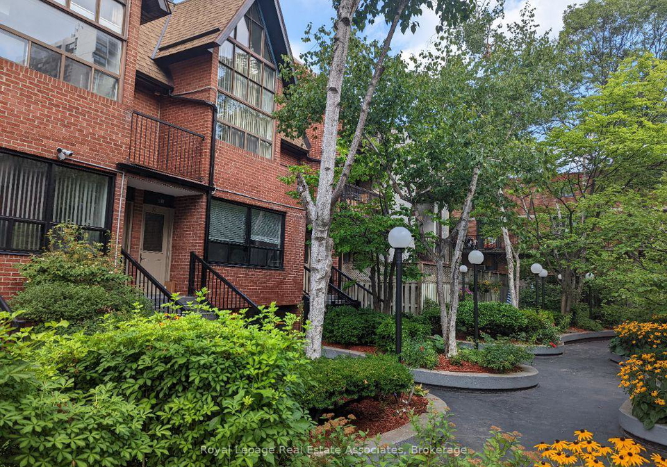 17-pembroke-street-toronto-ontario-c13073942
