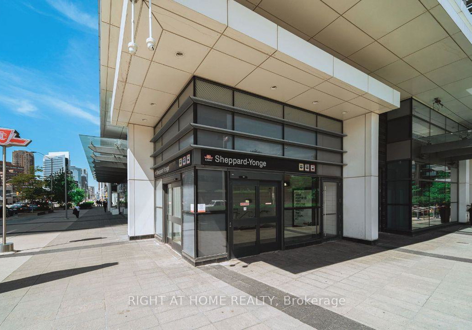 2-anndale-drive-north-york-ontario-c13073952