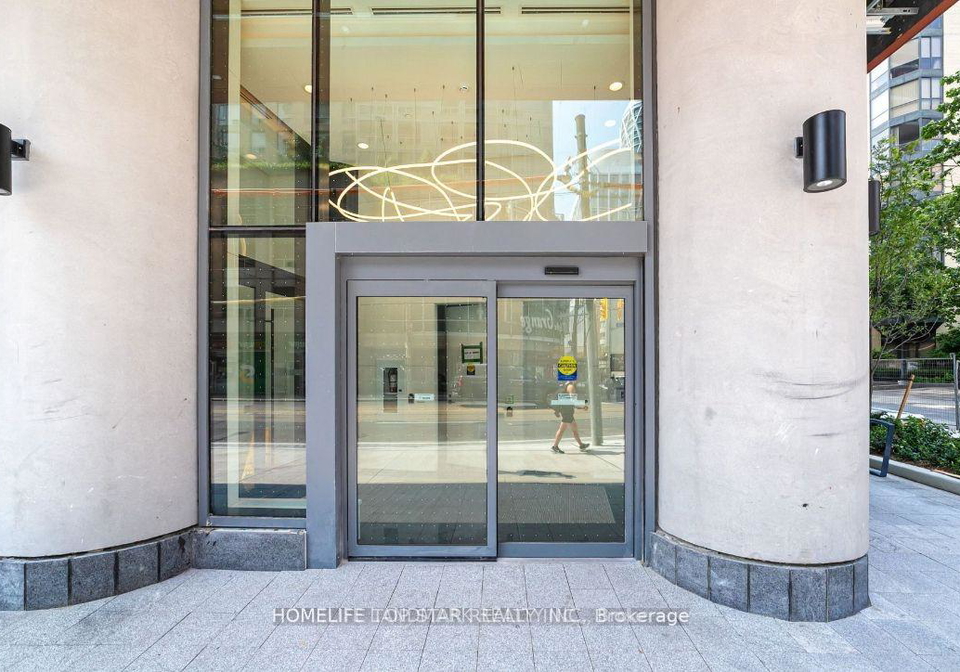 280-dundas-street-w-toronto-ontario-c13073992