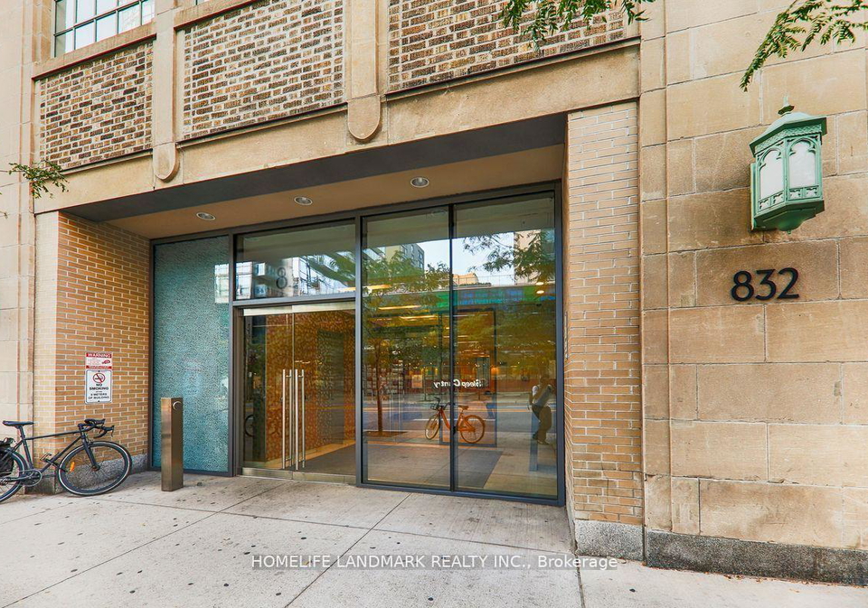 832-bay-street-toronto-ontario-c13074326