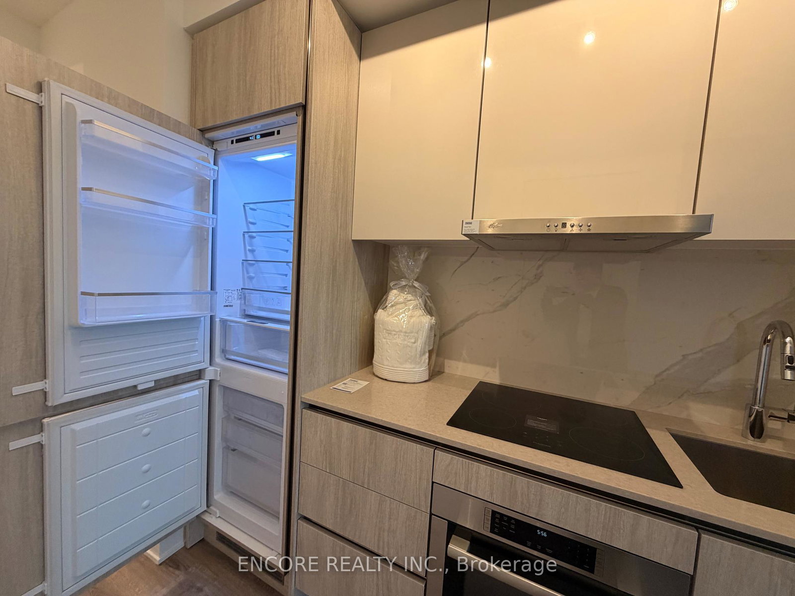 180-front-street-e-toronto-ontario-c13074432