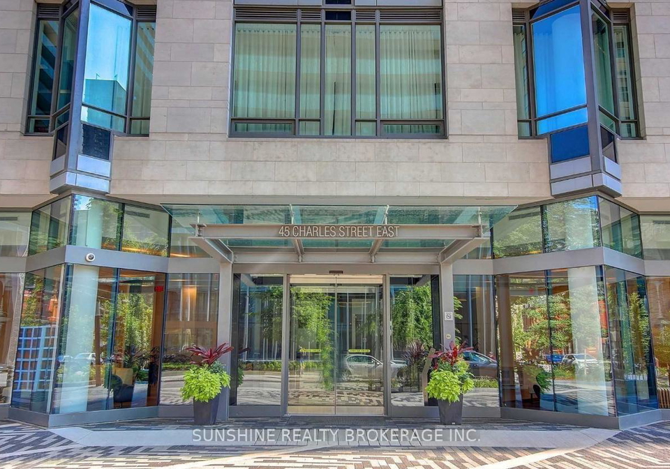 45-charles-street-e-toronto-ontario-c13074484