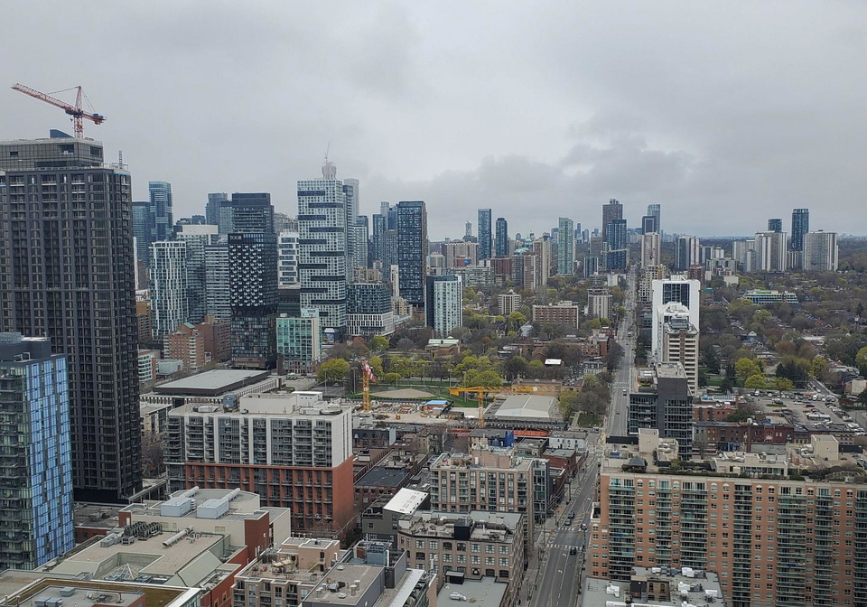 180-front-street-e-toronto-ontario-c13074696