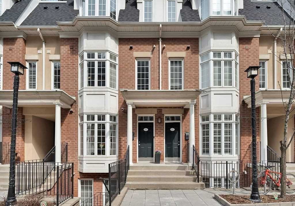 11-niagara-street-toronto-ontario-c13074802