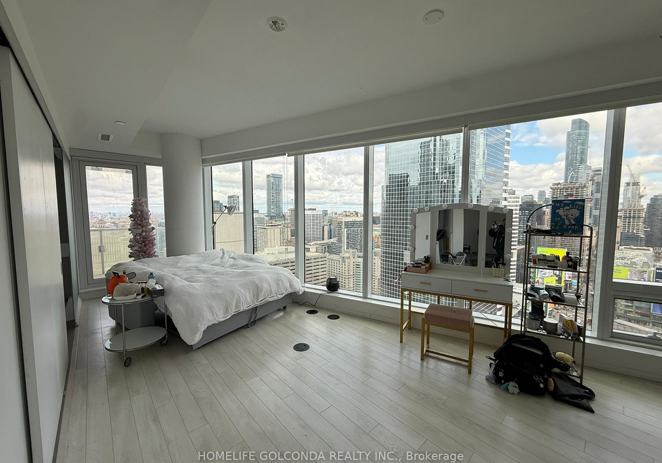 197-yonge-street-toronto-ontario-c13074846
