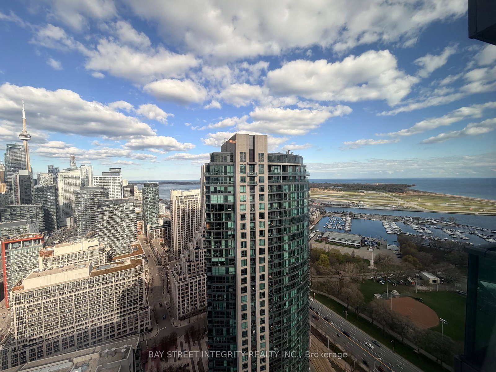 219-fort-york-boulevard-toronto-ontario-c13075008