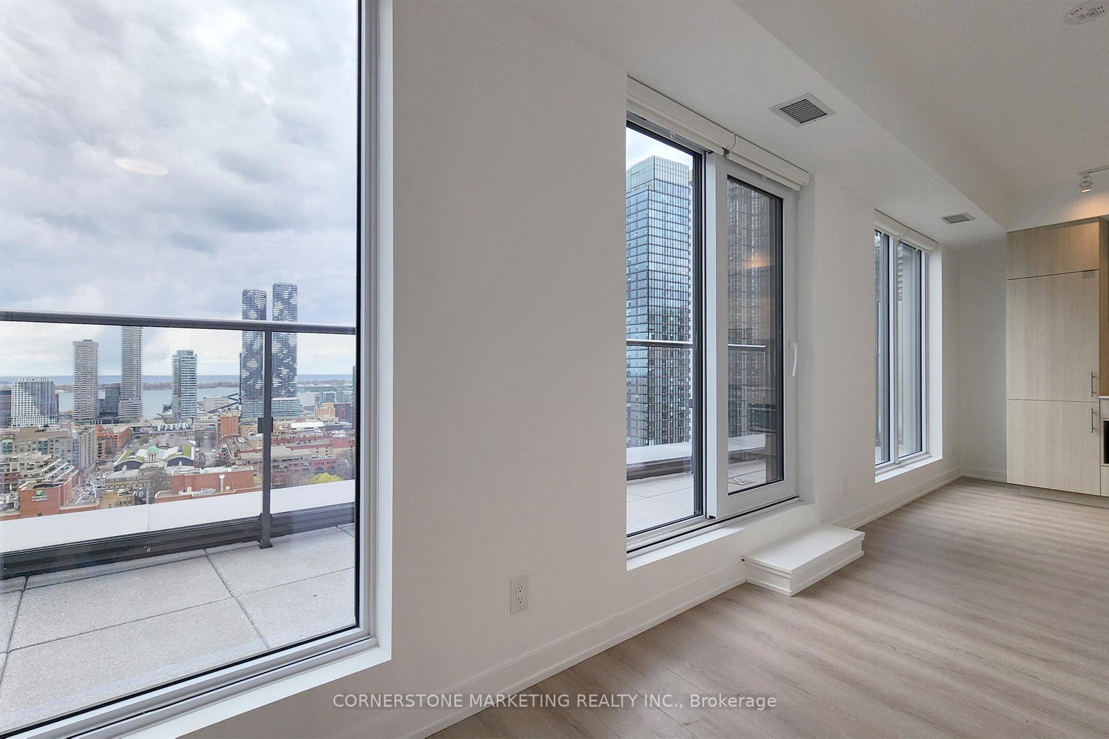 100-queen-street-e-toronto-ontario-c13075044