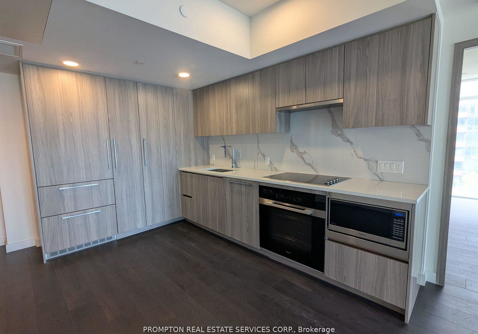 3-concord-cityplace-way-toronto-ontario-c13075058