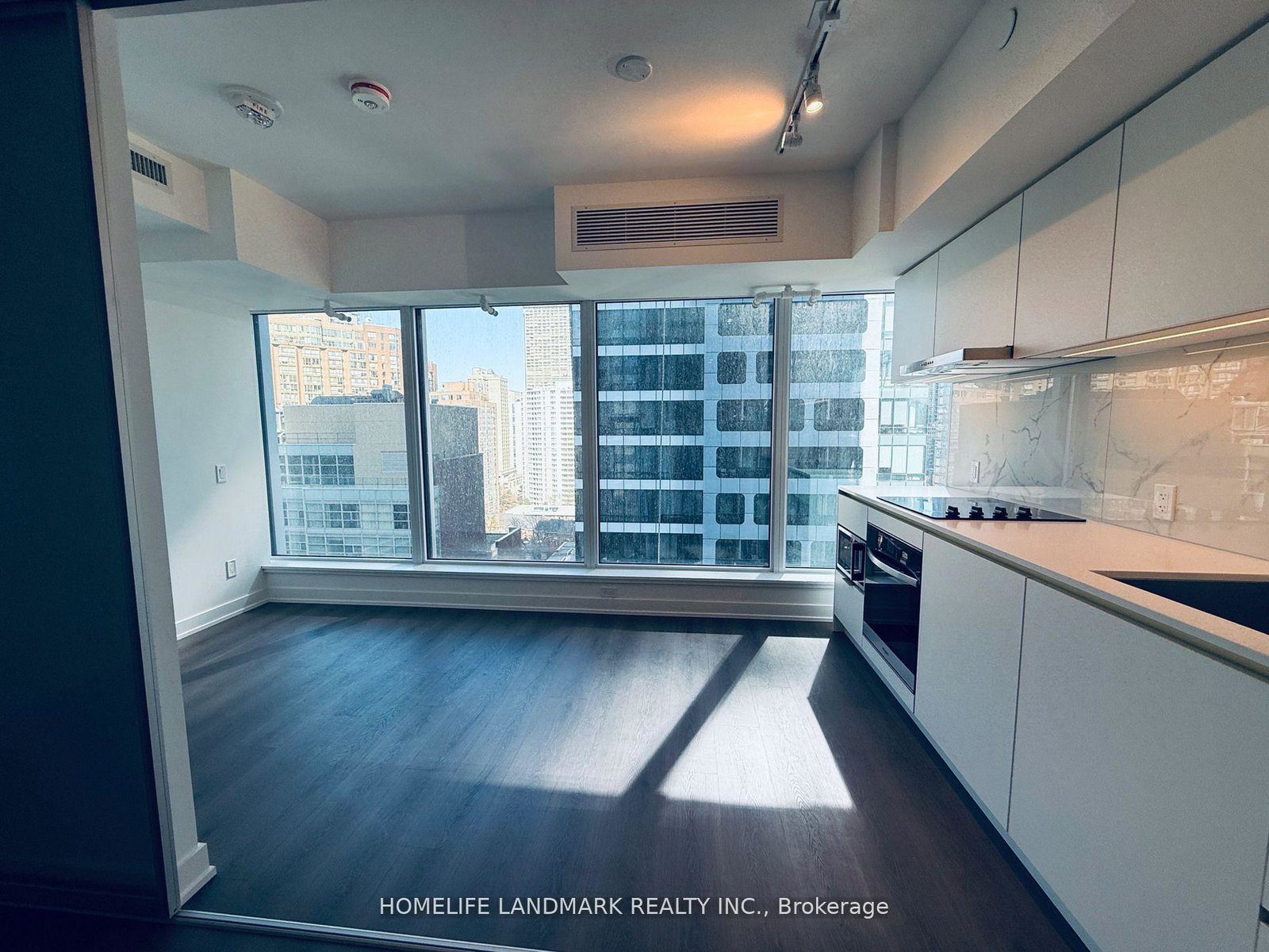 8-wellesley-street-w-toronto-ontario-c13075192