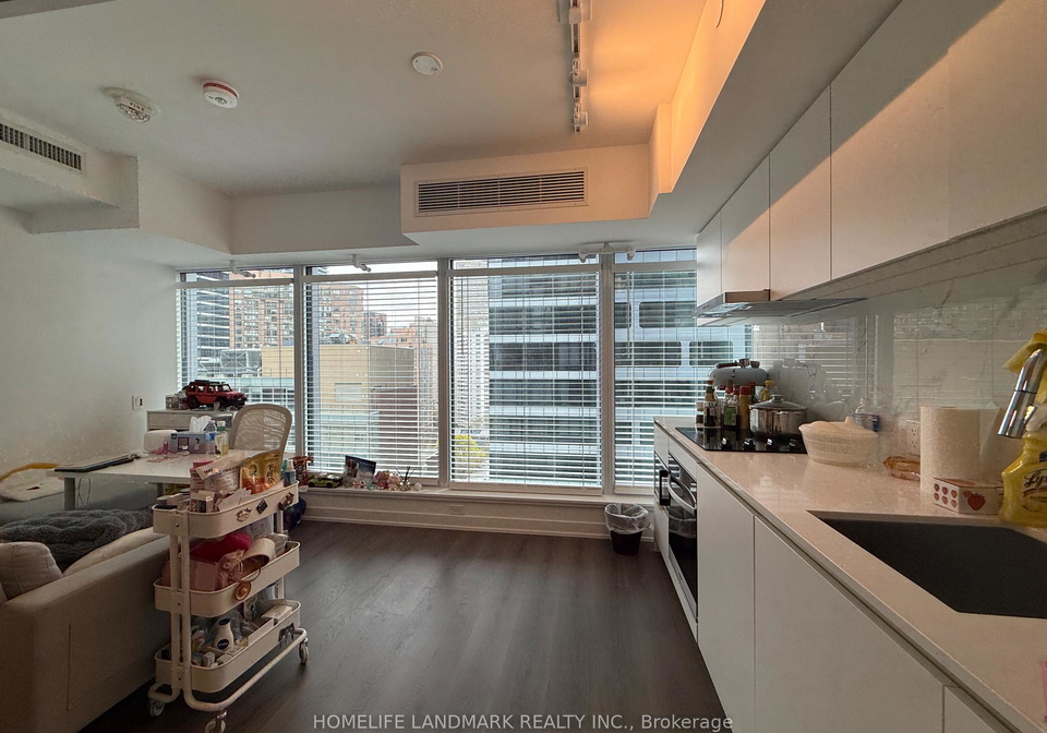 8-wellesley-street-w-toronto-ontario-c13075192