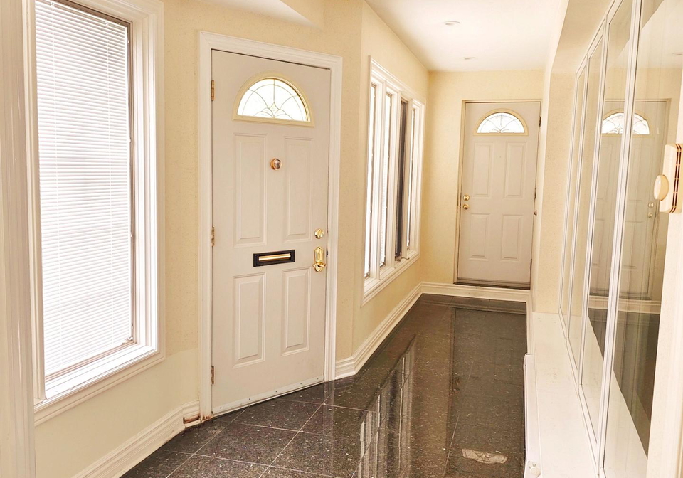 18-olsen-drive-north-york-ontario-c13075428