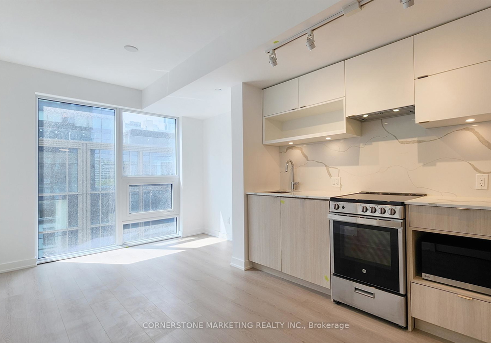 100-queen-street-e-toronto-ontario-c13075532