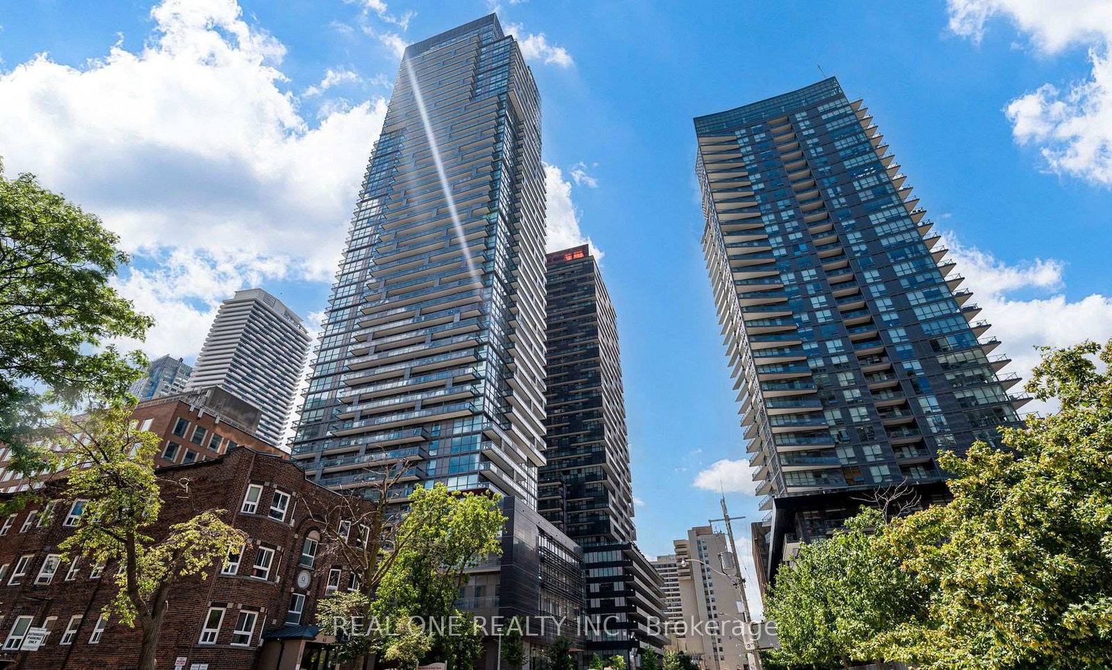 39-roehampton-avenue-toronto-ontario-c13075542