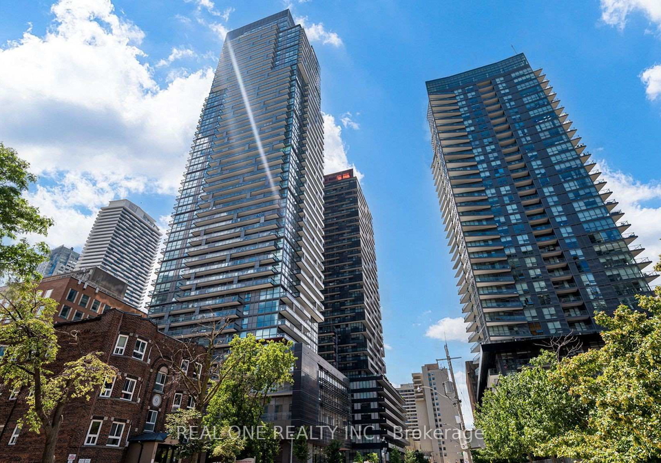 39-roehampton-avenue-toronto-ontario-c13075542