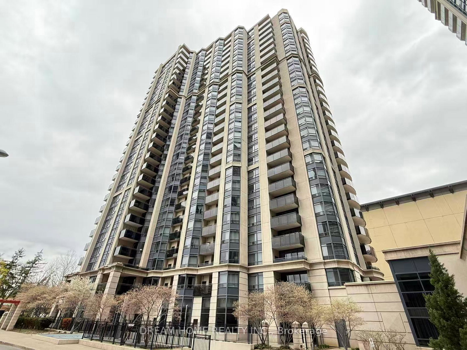 153-beecroft-road-toronto-ontario-c13075588