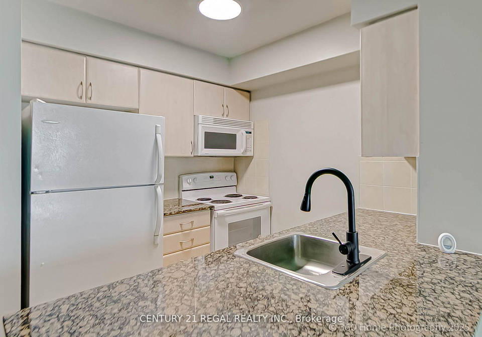 35-bales-avenue-north-york-ontario-c13075664