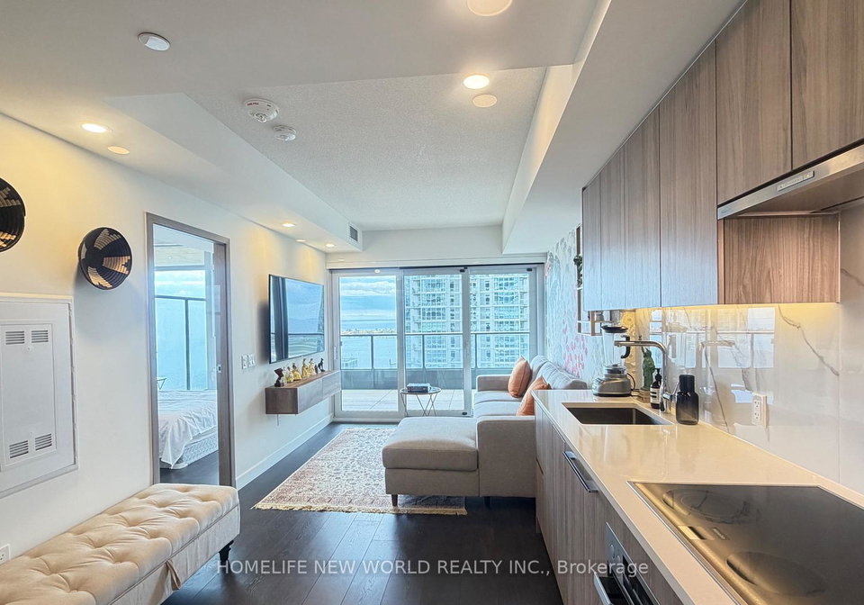 1-concord-cityplace-way-toronto-ontario-c13075794
