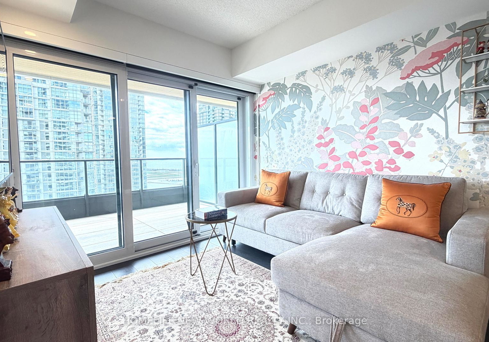 1-concord-cityplace-way-toronto-ontario-c13075794