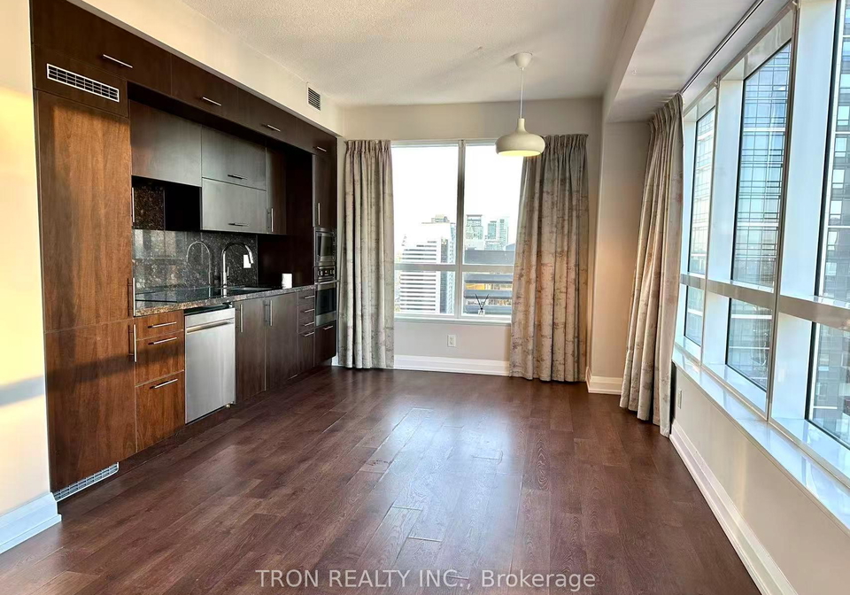 2-anndale-drive-north-york-ontario-c13075958
