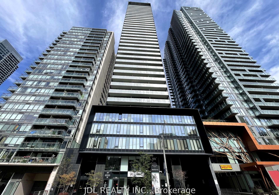28-wellesley-street-e-toronto-ontario-c13076030