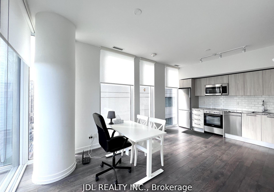 28-wellesley-street-e-toronto-ontario-c13076030