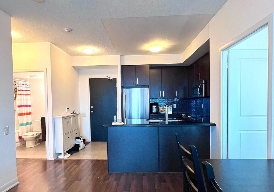 17-anndale-drive-north-york-ontario-c13076152